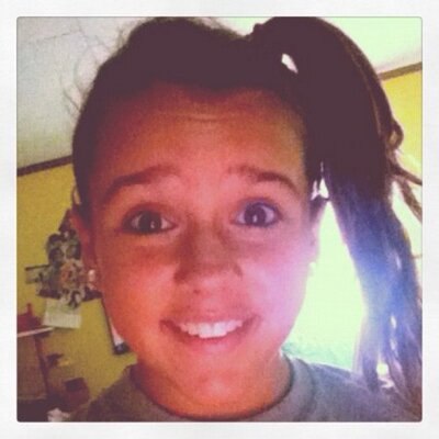 Profile Picture of Julia Stout (@juliaaay123) on Twitter