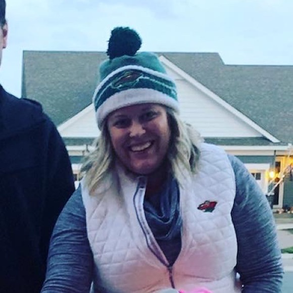 Profile Picture of Christina Meyers (@cbonella) on Poshmark