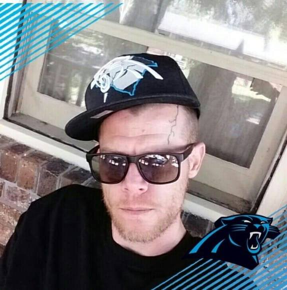 Profile Picture of Nathan Ledford (@natediggz7) on Poshmark