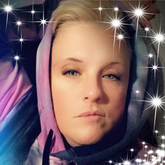 Profile Picture of Amie Borzymowski-myers (@amyers006) on Poshmark