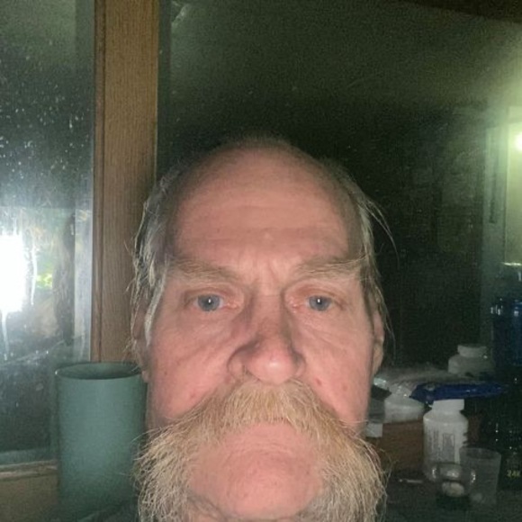 Profile Picture of Gary Simon (@garysimon119) on Poshmark