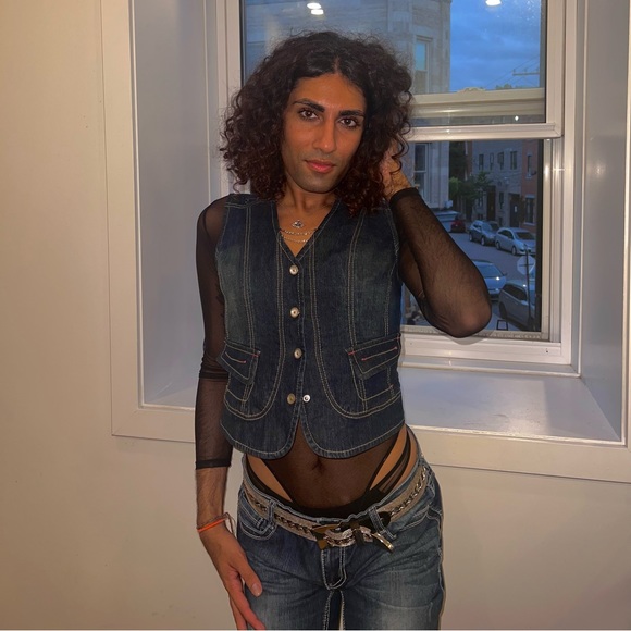 Profile Picture of Hussein Ahmed (@shane12ahmed) on Poshmark