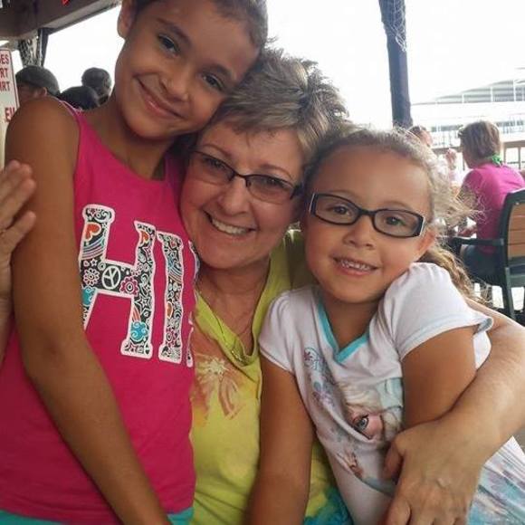 Profile Picture of Linda Abrego-sirianni (@massagebylinda) on Poshmark