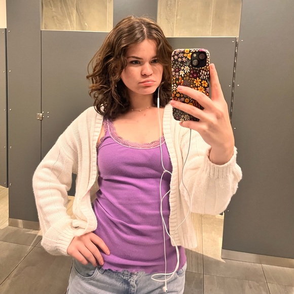 Profile Picture of Kyleigh Cook (@kymoreacook) on Poshmark