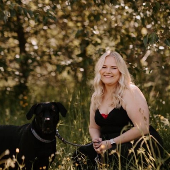 Profile Picture of Meli Racek (@meliracek) on Poshmark