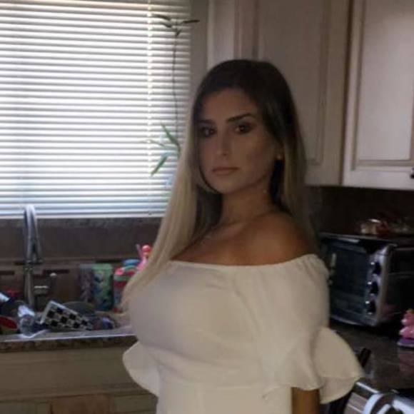 Profile Picture of Gabriella Meringolo (@gabby3302) on Poshmark