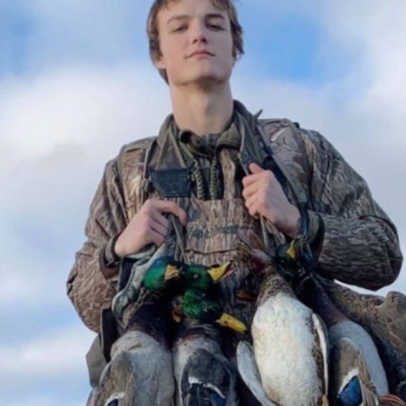 Profile Picture of Matthew Arnold (@mattarnold07) on Poshmark