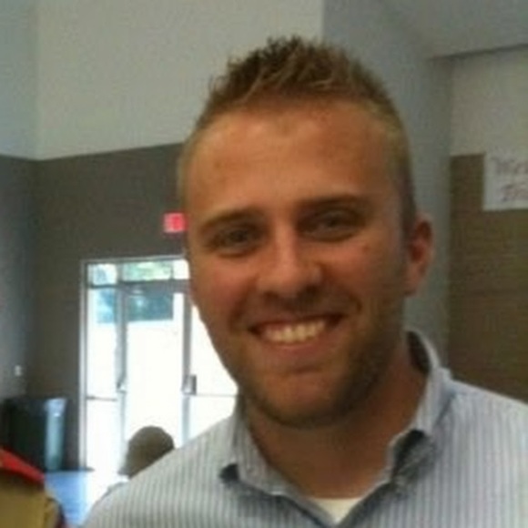 Profile Picture of Eric Thornton (@wkdad) on Poshmark