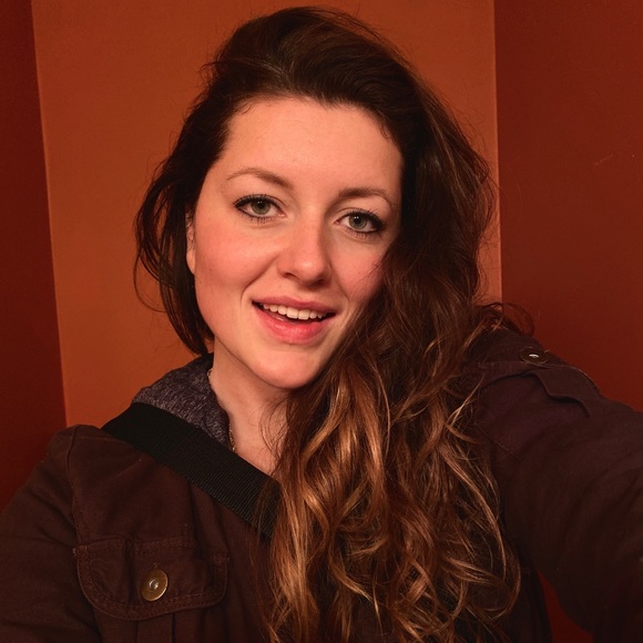 Profile Picture of Carly Wheeler (@captaincarlton) on Poshmark