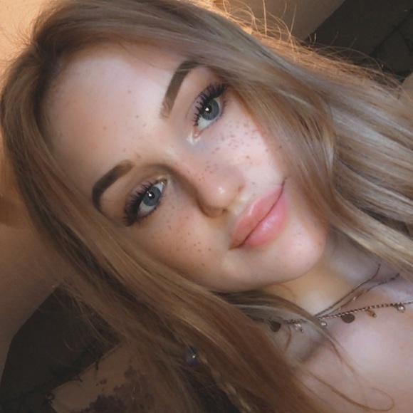 Profile Picture of Madelyn Schramko (@mad3lyn) on Poshmark