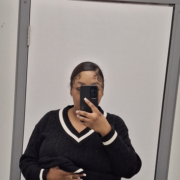 Profile Picture of Sarah Chitica (@sarbbaby) on Poshmark