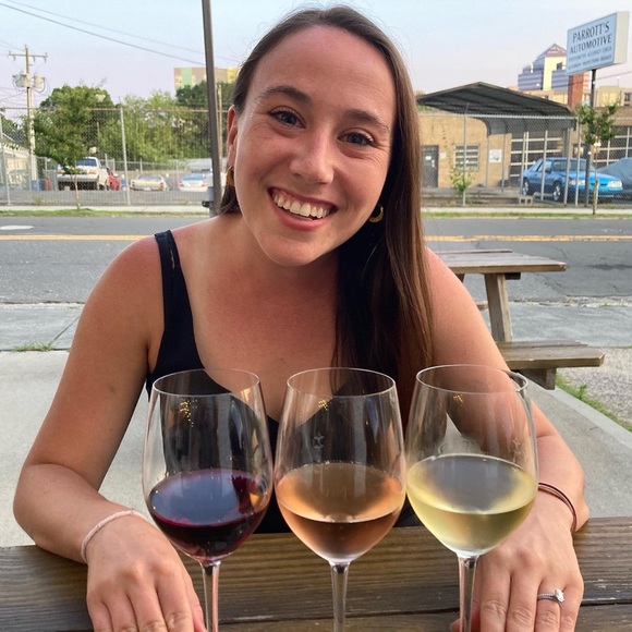 Profile Picture of Jessica Baroff (@jkculli) on Poshmark