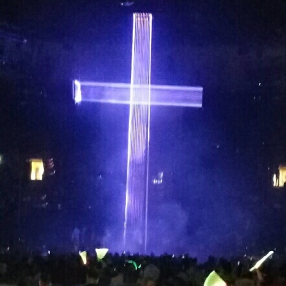 Profile Picture of Allison Heinrich (@allisonh1030) on Poshmark