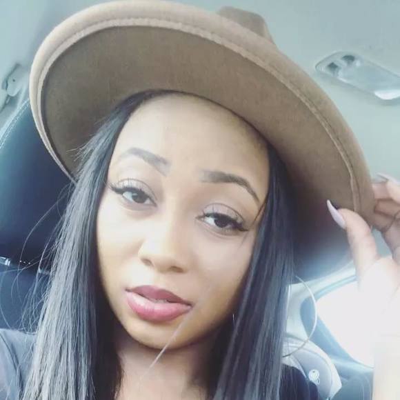 Profile Picture of Shanice Lee (@leeshanice) on Poshmark