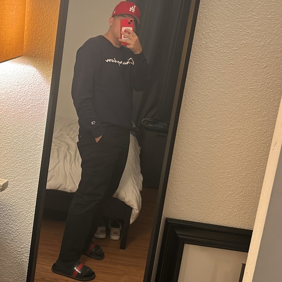 Profile Picture of Gabriel Perez (@perez010) on Poshmark