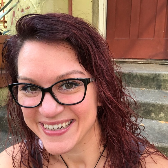 Amy Heck - Poshmark Profile Picture of Amy Heck (@heckyeah810) on Poshmark