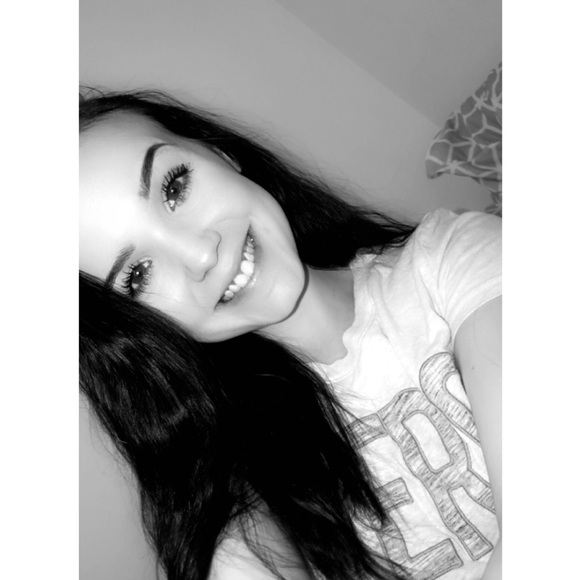 Profile Picture of Madison Scitticatt (@keegansm0mma) on Poshmark