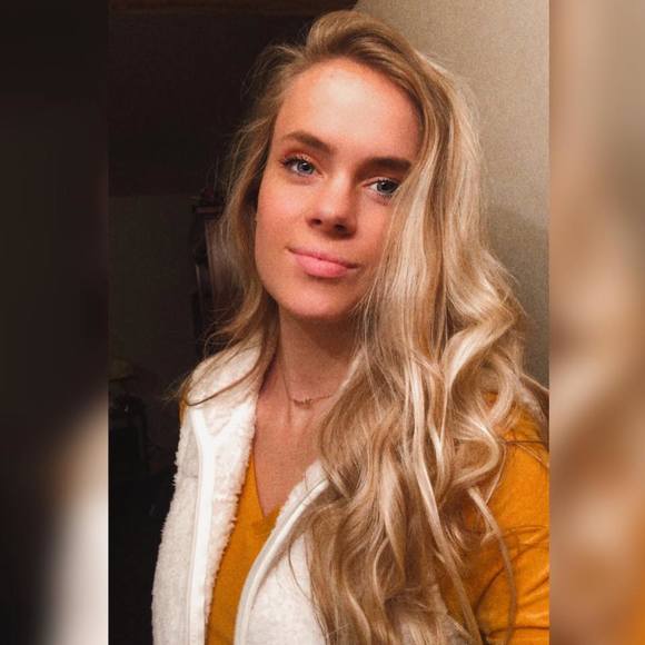 Profile Picture of Mason Rene (@alijah3142) on Poshmark