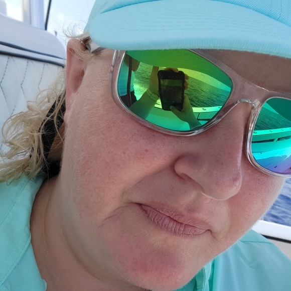 Profile Picture of Trisha Handy (@ehandy75) on Poshmark