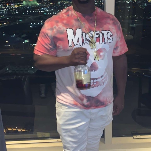 Profile Picture of Aubray Smith (@aubraysmith) on Poshmark