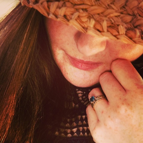 Profile Picture of Kris Heathman (@krissypoo17) on Poshmark