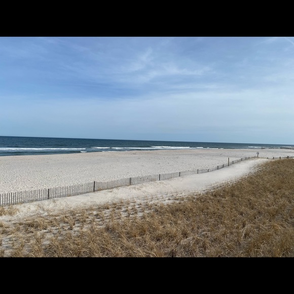 Profile Picture of Leeann Greene (@greenelmb66) on Poshmark