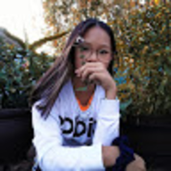 Profile Picture of Ada Leong (@adaleong) on Poshmark