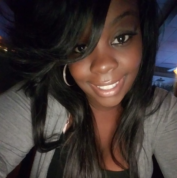 Krystal Broaders - Poshmark Profile Picture of Krystal Broaders (@kbroaders) on Poshmark