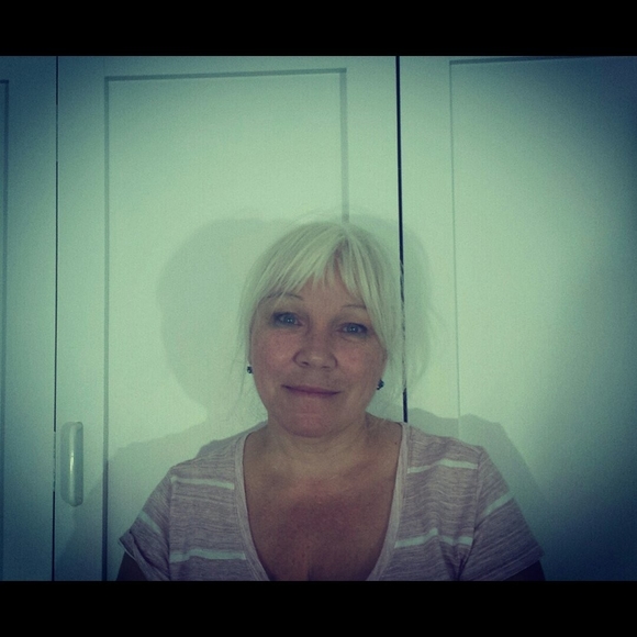 Profile Picture of Carole Maloney (@carolemaloney) on Poshmark