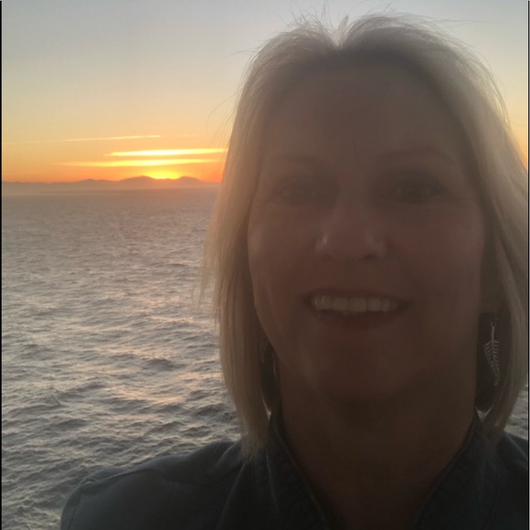 Profile Picture of Beverly Plymel (@bplymel) on Poshmark