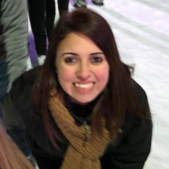 Profile Picture of Shane Dartouzos (@shaneedarto) on Poshmark