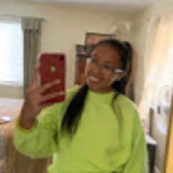 Estella Amayun - Poshmark Profile Picture of Estella Amayun (@estellamayun) on Poshmark