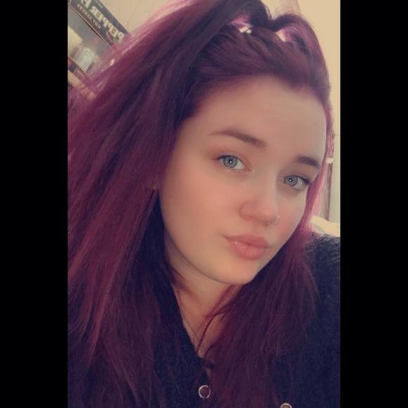 Profile Picture of Dixie Dixon (@dixielynn910) on Poshmark