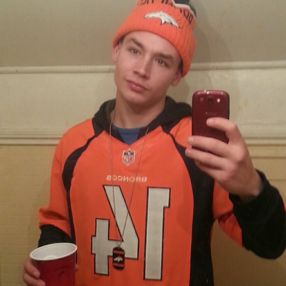 Profile Picture of Justin Newnham (@jnew1430) on Poshmark