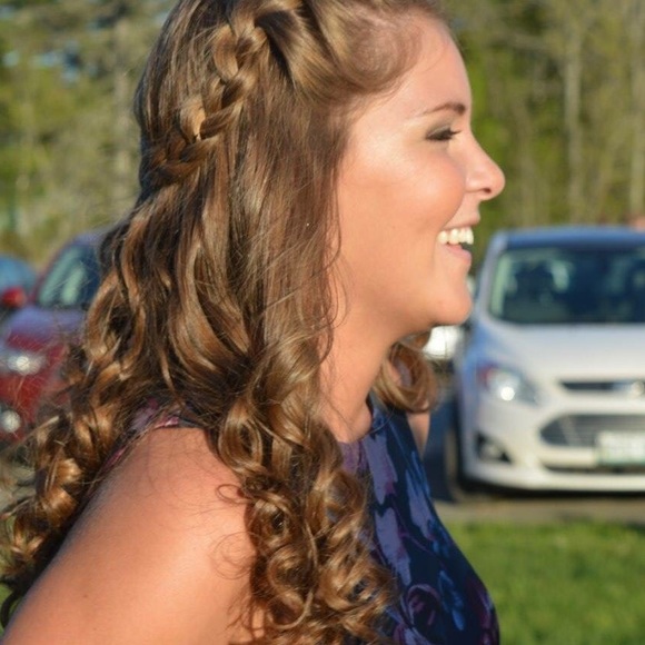 Profile Picture of Lauren Brewer (@lauren1111111) on Poshmark