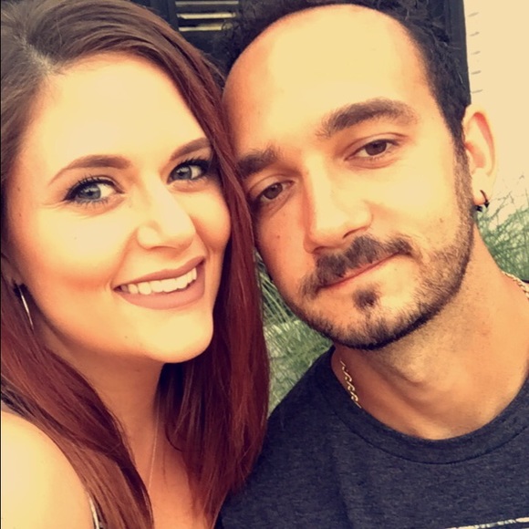 Profile Picture of Leanne Powers (@lea_609) on Poshmark