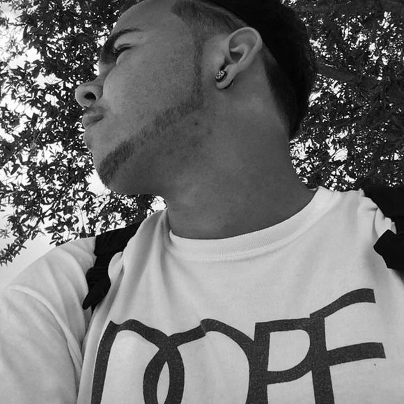 Profile Picture of Cristian Mateo (@mateo317_) on Poshmark