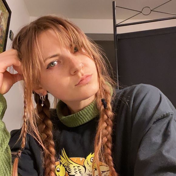 Profile Picture of Sarah Forkas (@smaxineforkas) on Poshmark