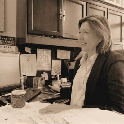 Profile Picture of Lisa Howey Trevor (@ILEstateLawyer) on Twitter