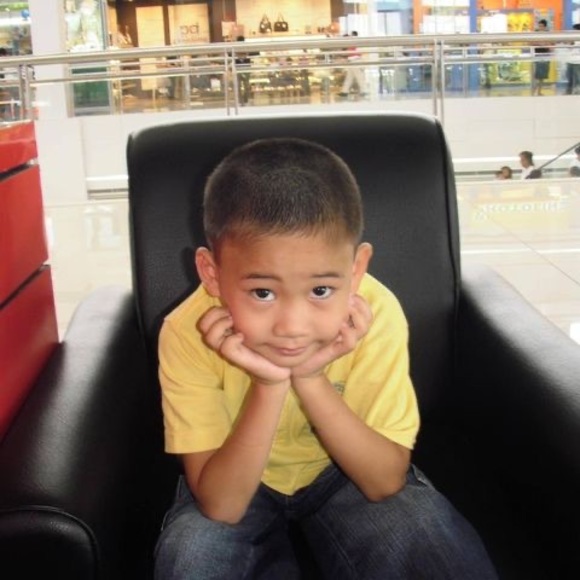 Profile Picture of Francis gabriel Malig (@frangab03) on Poshmark