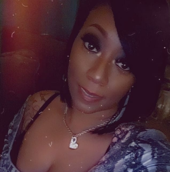 Profile Picture of Sheena Moore (@sheenamoore1) on Poshmark