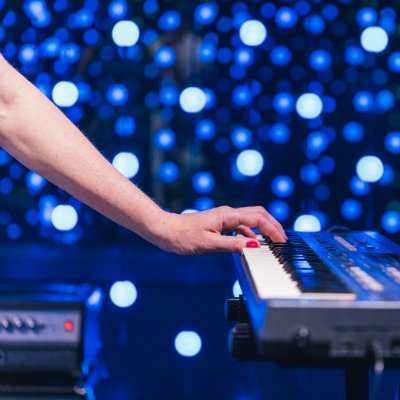 Profile Picture of Julia Massey (@masseymusic) on Twitter