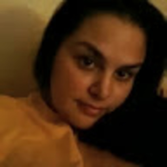 Profile Picture of Aisha Weinreb (@aisha_weinreb) on Poshmark