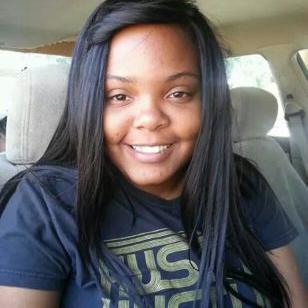 Profile Picture of Ramona Lowe (@Mona_Lyvette) on Twitter