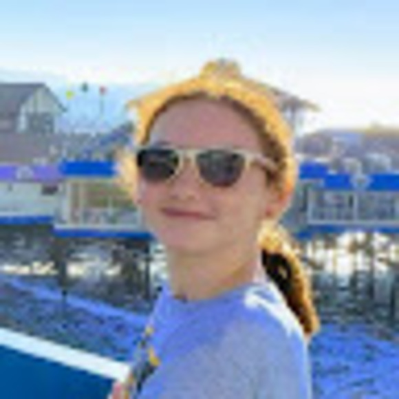 Profile Picture of Carly Robbins (@carlyjean428) on Poshmark