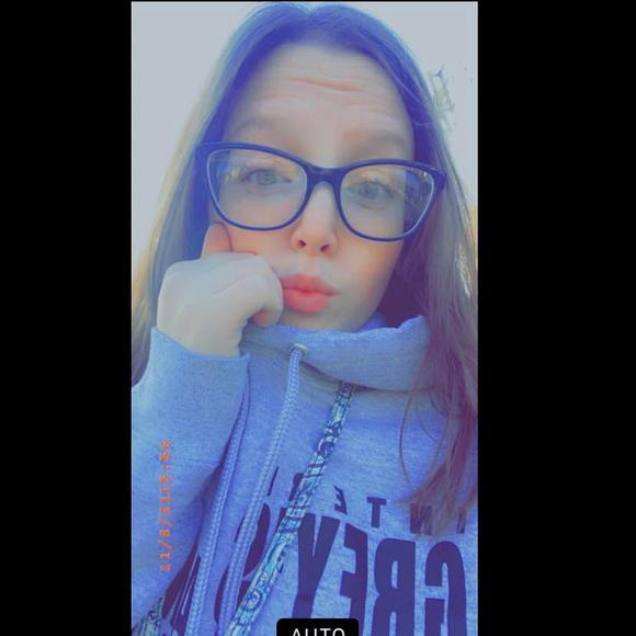 Profile Picture of Kristin Covey (@kristincovey215) on Poshmark