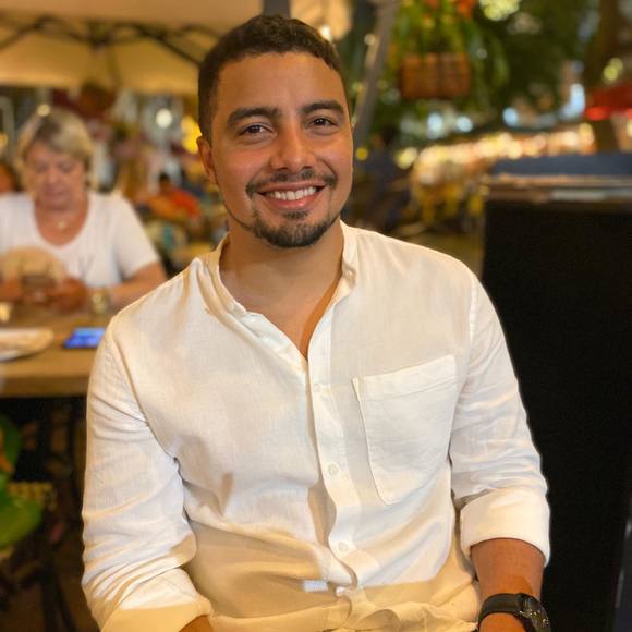 Profile Picture of Daniel Bojanini (@bojanini) on Poshmark