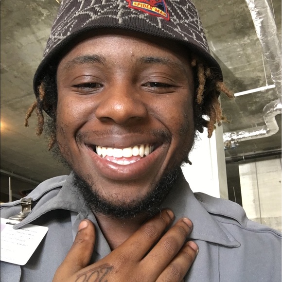 Profile Picture of Chris Louis (@200kings) on Poshmark