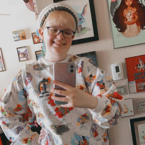 Profile Picture of Corey Gabrielle (@coreygabrielle) on Poshmark