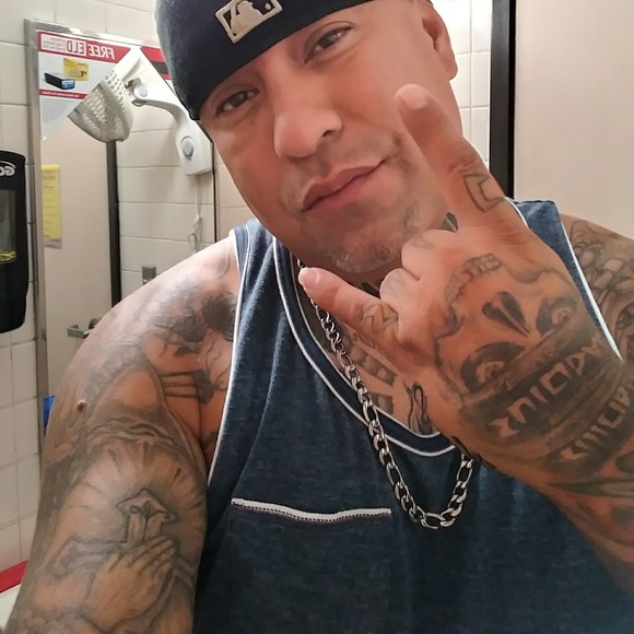 Profile Picture of Larry Calderon (@ljcalderon1975) on Poshmark